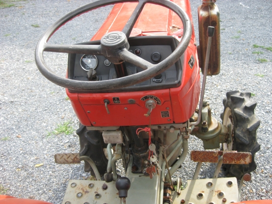 ขายรถไถเล็ก Yanmar รุ่น YM1401D 4x4WD 14 แรง เก่านอกไม่เคยใช้งานในไทย