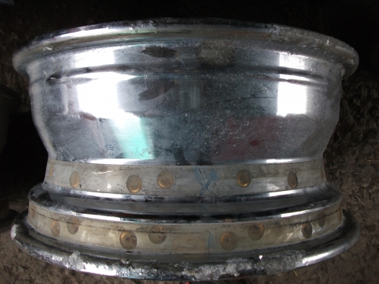 ขายแมกซี่ลวดคลาสสิคขอบ 15-5-รู- สวยๆๆขายตามสภาพครับมีสนิมหน่อยเอาไปชุปเอาเอง