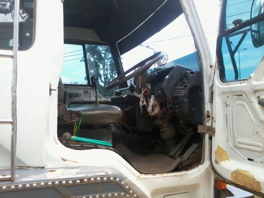 ขายรถบรรทุก10ล้อ2เพลาMITSUBHISI FN527TF 220แรง