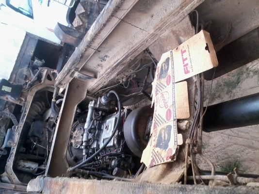 ขายรถบรรทุก10ล้อ2เพลาMITSUBHISI FN527TF 220แรง