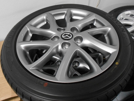 ขายล้อแม็ก Mazda 3 ขอบ 17(รุ่นพิเศษสีไฮเปอร์แบล็ค)พร้อมยาง Yokohama ป้ายแดงปี 13/เทิร์นได้-ใส่ฟรีค่ะ