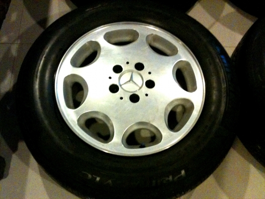 แม็กซ์ Benz s Class W140 ขนาด 16 นิ้ว ยาง MICHELIN Primacy LC ขนาด 235-60-16 ยางปี 11 ตัวแม็กซ์ไม่มีเบียดขอบ รายละเอียดด้านในครับ แม็กซ์ Benz s Class W140 ขนาด 16 นิ้ว ยาง MICHELIN Primacy LC ขนาด 235-60-16 ยางปี 11 ตัวแม็กซ์ไม่มีเบียดขอบ รายละเอียดด้านในครับ