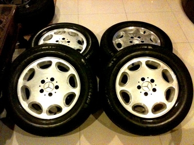 แม็กซ์ Benz s Class W140 ขนาด 16 นิ้ว ยาง MICHELIN Primacy LC ขนาด 235-60-16 ยางปี 11 ตัวแม็กซ์ไม่มีเบียดขอบ รายละเอียดด้านในครับ