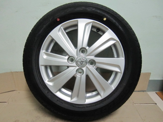 ขายล้อแม็ก TOYOTA NEW VIOS พร้อมยางป้ายแดงปี 13 ขอบ 15 สภาพใหม่มากๆ