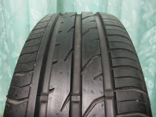 ขายล้อแม็ก Ford Fiesta ตัวท๊อป ขอบ 16 พร้อมยางป้ายแดงปี 13 ขายล้อแม็ก Ford Fiesta ตัวท๊อป ขอบ 16 พร้อมยางป้ายแดงปี 13