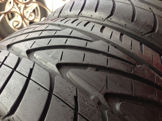 ขายยาง Nitto neogen 225/40/ZR18 japan กลางปี10 สภาพสวย 80\% 1ชุด ขายยาง Nitto neogen 225/40/ZR18 japan กลางปี10 สภาพสวย 80\% 1ชุด