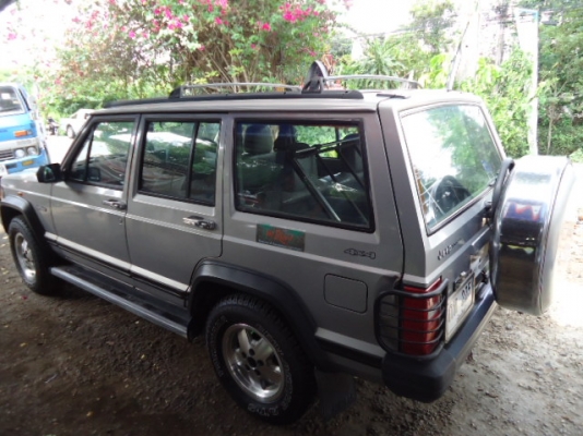 ขาย JEEP CHEROKEE 2.5 (2,500CC) MANUAL ปี97 สภาพดีเครื่องแน่นๆครับ เครื่องเดิมๆ พร้อมใช้งานครับ แอร์เย็นๆ ระบบไฟฟ้าใช้ได้หมดครับ ไม่เคยติดแก๊สครับ  อยู่เชียงใหม่  ยางสี่เส้นใหม่ๆเลยครับ และสายพานใหม่ๆครับ ดูแลรักษาเครื่องยนต์ตลอด