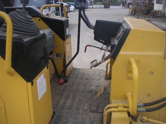 ขายแทรคเตอร์ D20-7E รถนอกนำเข้าจากญี่ปุ่น ซีเรีียล์สูง รถปี 2002