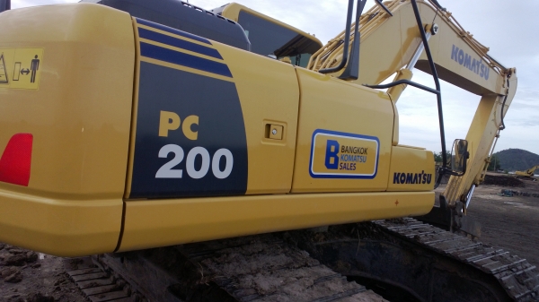 ขายดาวน์PC200-8 ใช้ 741 ชม.รถออกใหม่ป้ายแดง...