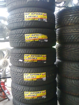 ขายยางใหม่205 45 17 DUNLOPเส้นละ2750
