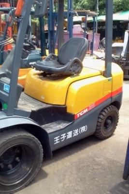 **FORKLIFT TCM 2.5 TON** **FORKLIFT TCM 2.5 TON**