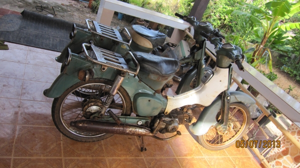 ด่วนๆๆชี50สภาพเดิมๆสวยๆตามรูปครับมาใหม่ๆครับขายตามตามสภาพครับส่งทั่วไทยสนใจโทร080-1696651ขายตามสภาพ เครื่องไม่ติดเล่มไม่มีครับรถยุอำนาจเจริญครับช้าอดหมดก่อนครับราคาต่อรองได้นิดน่อยครับ....ไม่รุจะได้มาอีกตอนไหนครับหายากแล้วครับ คันที่1 สภาพสมบูรณ์มากครับเค