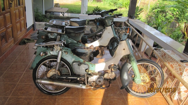 ด่วนๆๆชี50สภาพเดิมๆสวยๆตามรูปครับมาใหม่ๆครับขายตามตามสภาพครับส่งทั่วไทยสนใจโทร080-1696651ขายตามสภาพ เครื่องไม่ติดเล่มไม่มีครับรถยุอำนาจเจริญครับช้าอดหมดก่อนครับราคาต่อรองได้นิดน่อยครับ....ไม่รุจะได้มาอีกตอนไหนครับหายากแล้วครับ คันที่1 สภาพสมบูรณ์มากครับเค