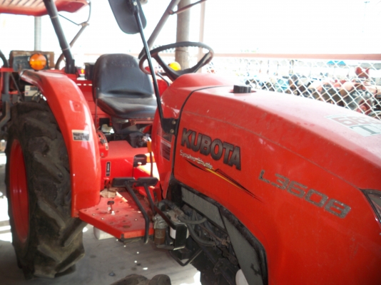Kubota L3608