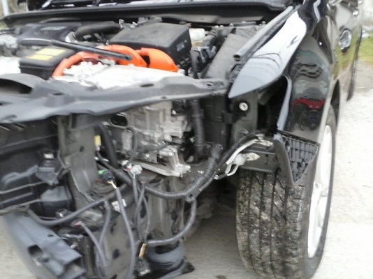 ขายรถอุบัติเหตุToyota Camry Hybrid โตโยต้า คัมรี่ ไฮบริด 2.5 HV Naviรุ่นท๊อปสุด ปี2013 รถเกือบป้ายแดง สีดำพร้อมเล่มทะเบียน..ราคาเบาๆๆ