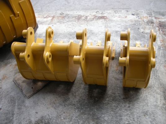 ปุ้งกี๋รถขุดโคมัตขุดท่อ