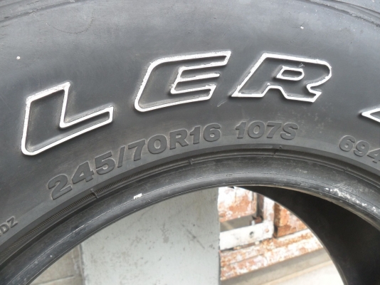 ยาง 245/70R16 ปี09 สวยๆ 4 เส้น ราคา 1700 บาท