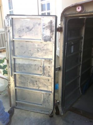 ตู้แห้ง ทรงสูง ใส่รถไมตี้หัวเดียว