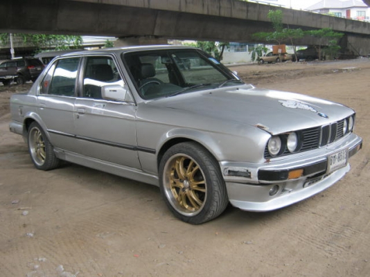 BMW318เครื่องหัวฉีดM40ติดแก๊สLPGแม๊ก17แอร์หนาว45000ต่อราคาได้นิดหน่อย