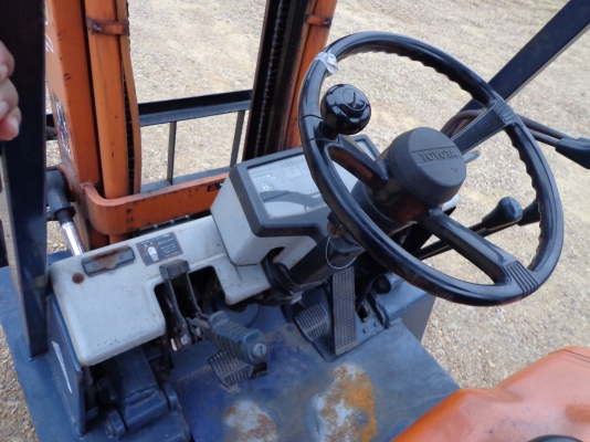 ขายรถยก TOYOTA 5 FG 20 เครื่องเบนซิน ติดต่อคุณจิ๊ด โทร. 089-7949488