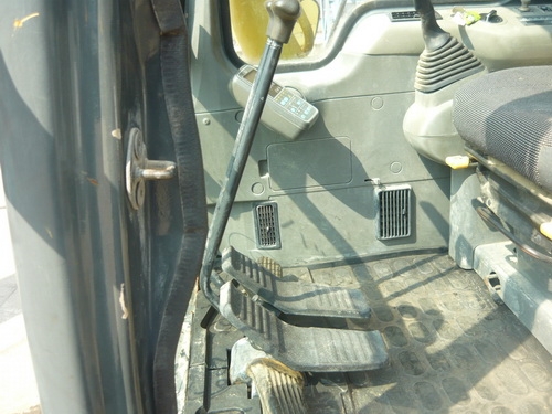 รถขุด Komatsu PC200-6 รถเก่านอกนำเข้าจากญี่ปุ่น สภาพดีเยี่ยม ระบบไฟฟ้าครบ ยังไม่ผ่านการใช้งานในไทย 100\% เอกสารครบ รถขุด Komatsu PC200-6 รถเก่านอกนำเข้าจากญี่ปุ่น สภาพดีเยี่ยม ระบบไฟฟ้าครบ ยังไม่ผ่านการใช้งานในไทย 100\% เอกสารครบ