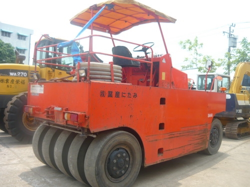 รถบด 9 ล้อยาง Sakai TS150 เพิ่งเหยียบถึงไทย ราคา 820,000