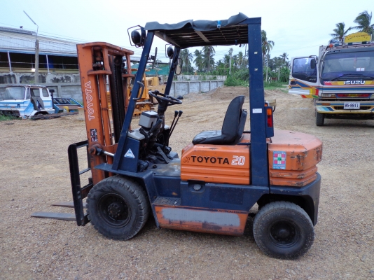 ขายรถยก TOYOTA 5 FG 20 เครื่องเบนซิน ติดต่อคุณจิ๊ด โทร. 089-7949488