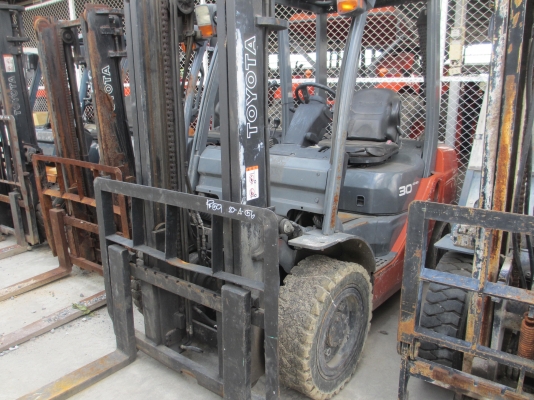 ขายโฟล์คลิฟเก่านอก 3 ตัน สภาพดี