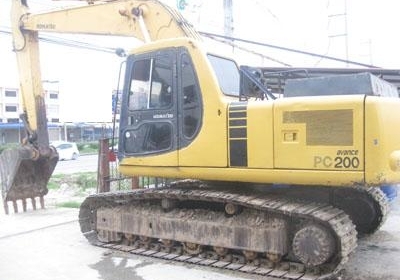 ขาย Komatsu PC 200-6 ซีเรียล 8000 กว่า เอกสารเล่มทะเบียน ไฟ้ฟ้าครบแอร์เย็น โทร 088-4501277