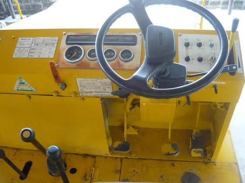 รถบด 9 ล้อยาง Kawasaki KR20 เก่านอกนำเข้าจากญี่ปุ่น ยังไม่ผ่านการใข้งานในไทย 100\% พร้อมลุยงานทุกสถานะ