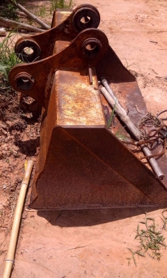 บุ้งกี๋รถแบคโฮ  120