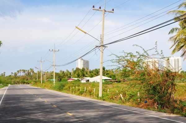 ขายที่ดิน 6-01-13 ไร่ ใกล้หาดคลองเทียน ชะอำ เพียง 400 เมตร และที่ดินติดคลอง ออกสู่ทะเล เพียง 400 เมตร ได้เลย