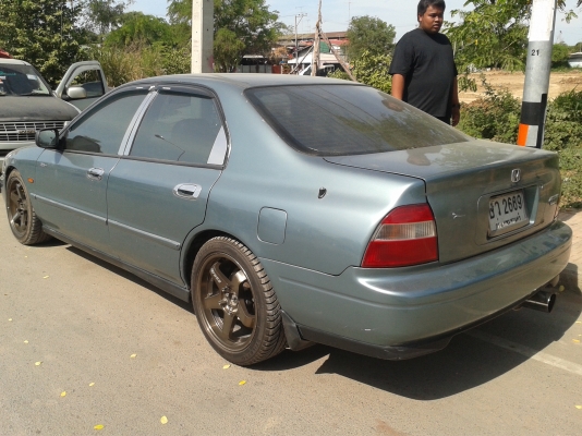 ขายhonda accord ปี95ไฟท้ายก้อนเดียว