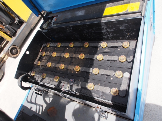 ขายด่วน รถนั่งขับไฟฟ้า 3 ล้อ TOYOTA 5FB15 สนใจติดต่อ 083-062-0223