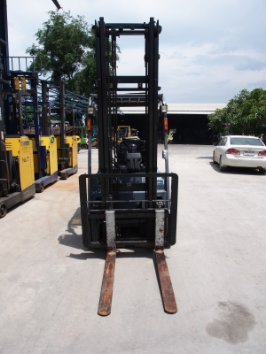 ขายด่วน รถนั่งขับไฟฟ้า 3 ล้อ TOYOTA 5FB15 สนใจติดต่อ 083-062-0223