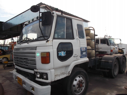 ต้องการขายรถ10ล้อหัวลาก  Nissan UD