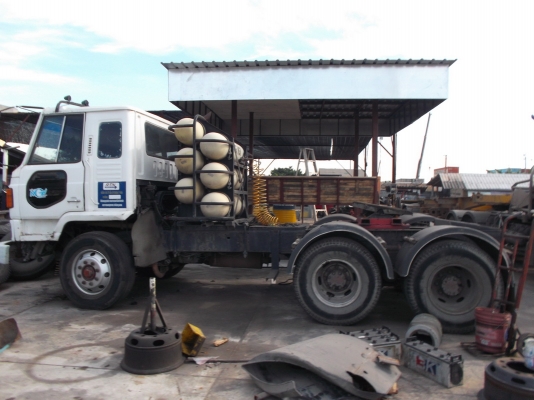 ต้องการขายรถ10ล้อหัวลาก  Nissan UD