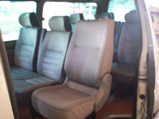 รถตู้โตโยต้า ไฮเอช เครื่อง1JZ LPG สีขาว CD MP3 DVD USB  150000 TEL.0890671028