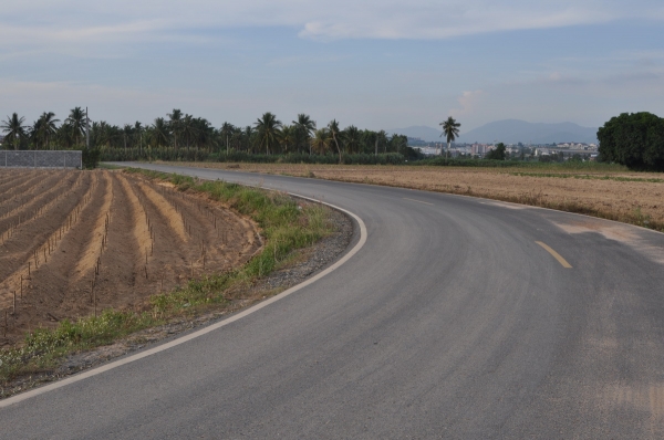 ขายที่ดินบนเนินเขาเห็นวิวตัวเมืองบ่อวินทั้งเมือง เนื้อที่ 36-02-96 ไร่