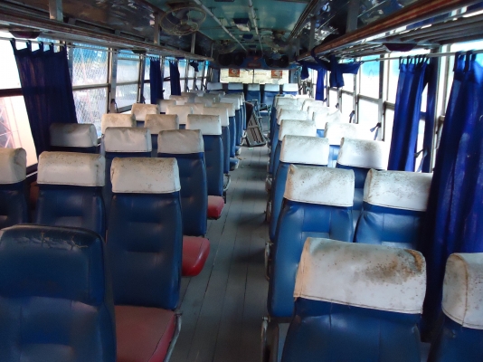 ขายรถบัส 6ล้อ 50ที่นั่ง ราคาถูก