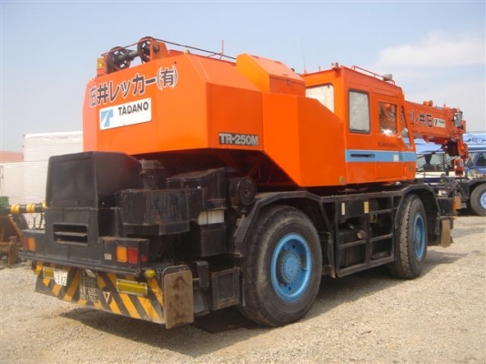 รถเครน TADANO TR250M-5 รถนอกนำเข้า  สภาพดีมากๆๆครับ สนใจสั่งจองได้ครับ มานะ 085-9049669