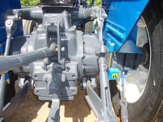 รถไถฟอรด์ 6610 เช็คสภาพแล้วทั้งคันทะเบียนพร้อมโอนยางดีสีสวย