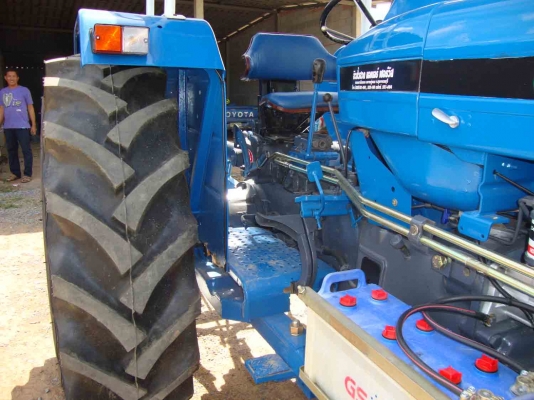 รถไถฟอรด์ 6610 เช็คสภาพแล้วทั้งคันทะเบียนพร้อมโอนยางดีสีสวย