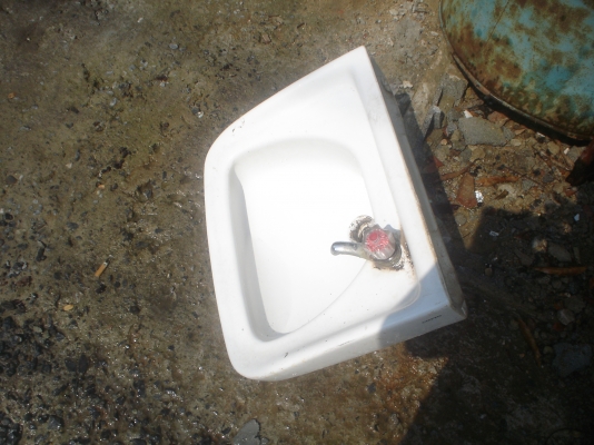 สวยเดิมๆ   ไม่แตก ไม่บิ่น   เอาไปใช้ประโยชน์**ครับท่านผู้ชม**