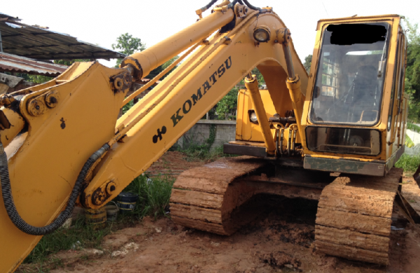 ขายรถแบคโฮ Komatsu pc100-2 สภาพสวย พร้อมใช้ เดิมๆครับ ขายรถแบคโฮ Komatsu pc100-2 สภาพสวย พร้อมใช้ เดิมๆครับ