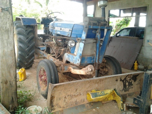 **(เพิ่มรูป)ขายรถไถ1เพลาFORD6600 T3 ตัวเต็ม ปั๊มเหลี่ยม เครื่องดีติดง่าย แรงดี แขนดีมีปะนิดหน่อย พร้อมอุปกร์ 3 ชิ้น ใบดัน ผาน3,ผาน5 CMT สภาพดี ยางดี4เส้น หลังคามีให้แต่ผ้าใบหลังคาขาด PTO ใช้งานได้ปกติ เอกสารเล่มทะเบียน สีพอใช้ เจ้าของซ่อมถึงดูแลดีตลอดครับ