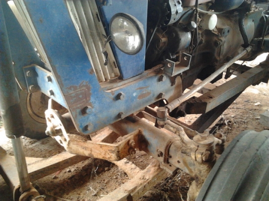 **(เพิ่มรูป)ขายรถไถ1เพลาFORD6600 T3 ตัวเต็ม ปั๊มเหลี่ยม เครื่องดีติดง่าย แรงดี แขนดีมีปะนิดหน่อย พร้อมอุปกร์ 3 ชิ้น ใบดัน ผาน3,ผาน5 CMT สภาพดี ยางดี4เส้น หลังคามีให้แต่ผ้าใบหลังคาขาด PTO ใช้งานได้ปกติ เอกสารเล่มทะเบียน สีพอใช้ เจ้าของซ่อมถึงดูแลดีตลอดครับ