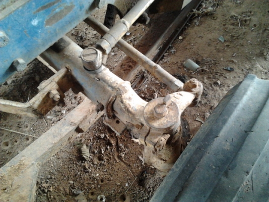 **(เพิ่มรูป)ขายรถไถ1เพลาFORD6600 T3 ตัวเต็ม ปั๊มเหลี่ยม เครื่องดีติดง่าย แรงดี แขนดีมีปะนิดหน่อย พร้อมอุปกร์ 3 ชิ้น ใบดัน ผาน3,ผาน5 CMT สภาพดี ยางดี4เส้น หลังคามีให้แต่ผ้าใบหลังคาขาด PTO ใช้งานได้ปกติ เอกสารเล่มทะเบียน สีพอใช้ เจ้าของซ่อมถึงดูแลดีตลอดครับ