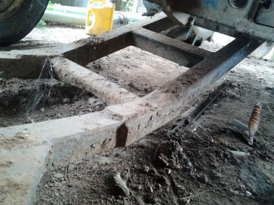 **(เพิ่มรูป)ขายรถไถ1เพลาFORD6600 T3 ตัวเต็ม ปั๊มเหลี่ยม เครื่องดีติดง่าย แรงดี แขนดีมีปะนิดหน่อย พร้อมอุปกร์ 3 ชิ้น ใบดัน ผาน3,ผาน5 CMT สภาพดี ยางดี4เส้น หลังคามีให้แต่ผ้าใบหลังคาขาด PTO ใช้งานได้ปกติ เอกสารเล่มทะเบียน สีพอใช้ เจ้าของซ่อมถึงดูแลดีตลอดครับ