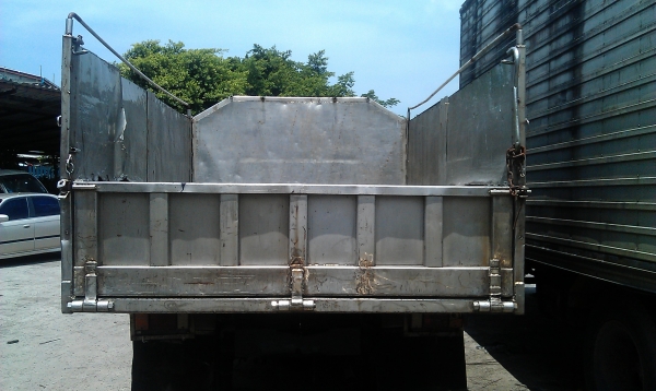 ขายรถ6ล้อดั๊มเครื่อง110แรง ถูกๆพร้อมใช้งาน ขายรถ6ล้อดั๊มเครื่อง110แรง ถูกๆพร้อมใช้งาน